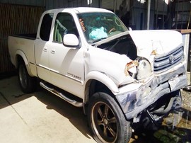 2002 TOYOTA TUNDRA, WHITE, LIMITED MODEL, EXTD CAB, AT, 2WD.  Z26361